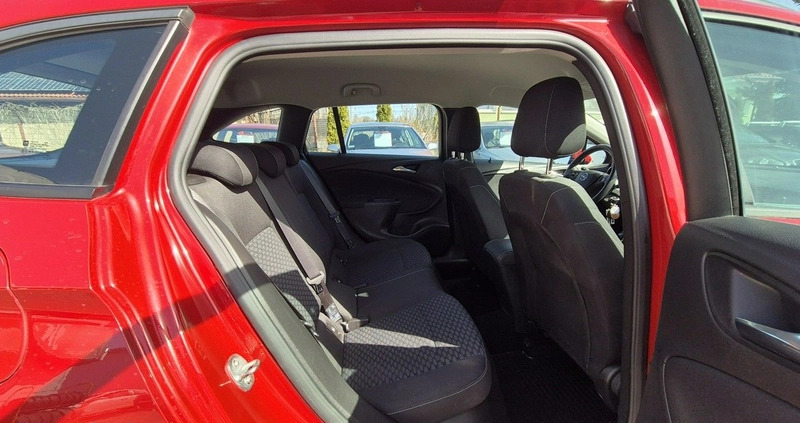 Opel Astra cena 46900 przebieg: 136996, rok produkcji 2019 z Sokołów Małopolski małe 191